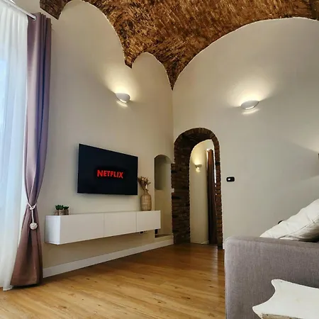 Classy Homes - C' Era Volta Apartment *